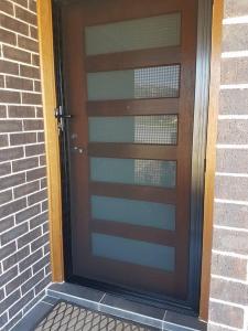 SECURITY SCREEN DOOR