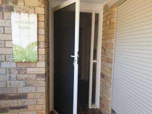 SECURITY SCREEN DOOR